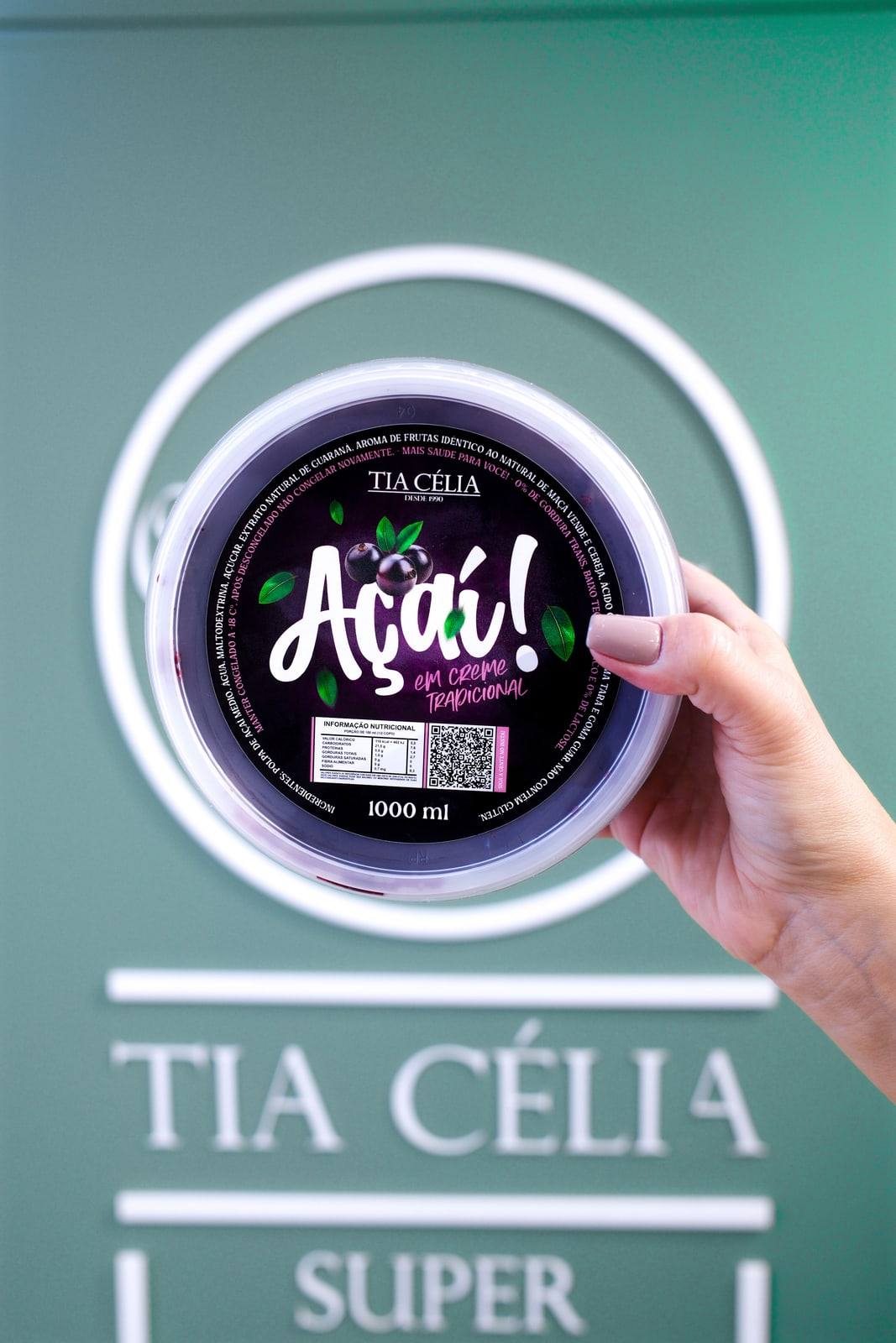 Pote de 1 litro de açaí da Tia Célia.