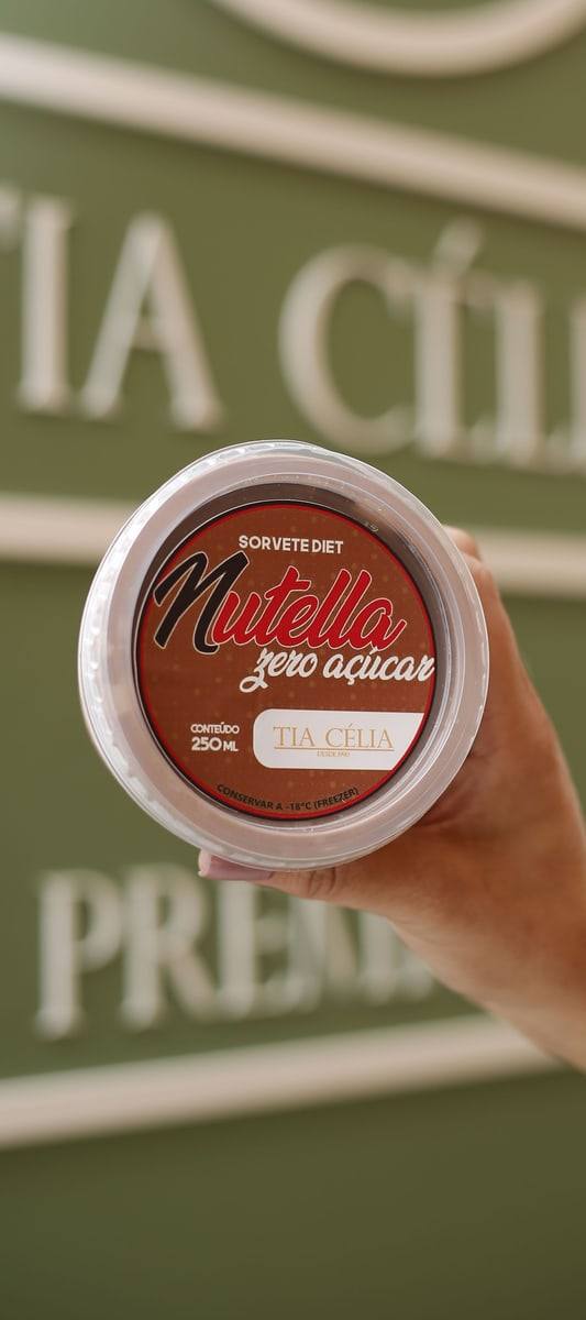 Pote de sorvete diet sabor Nutella da Tia Célia.
